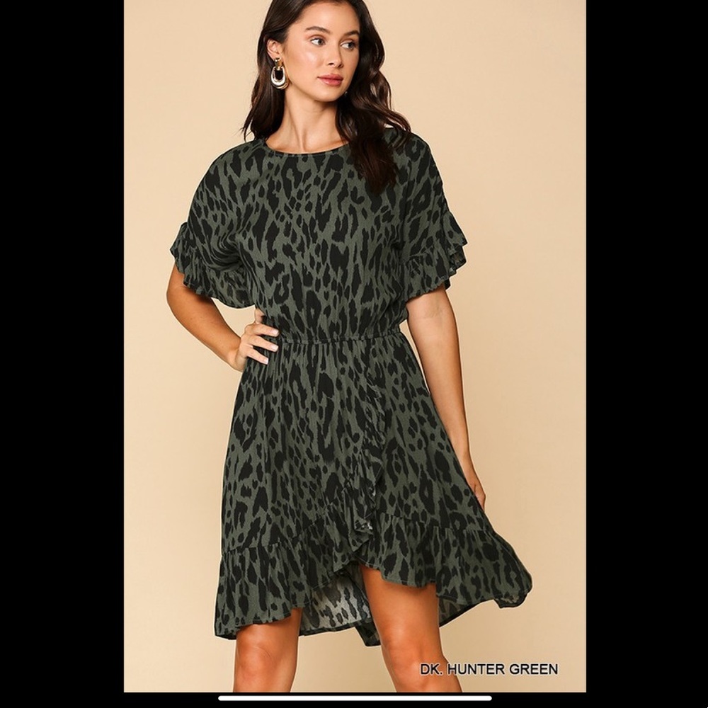 Hunter green leopard print dolman sleeve dress.